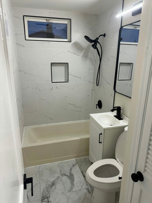 Foto del edificio - 6128 Red Bank Rd