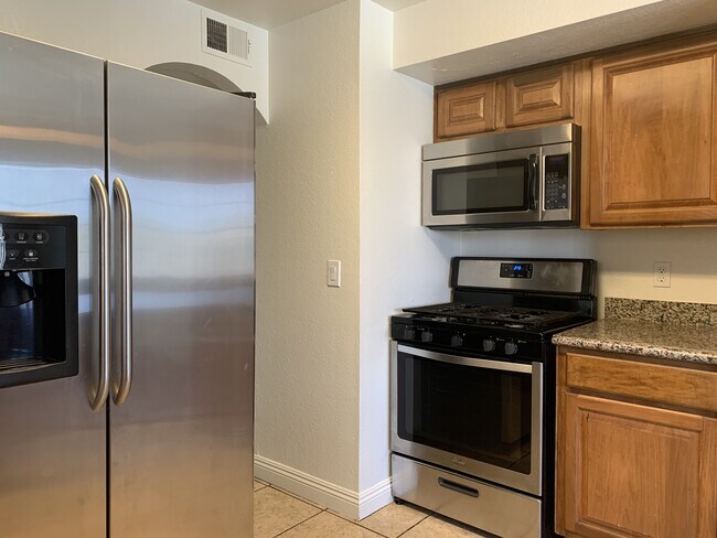 Foto del edificio - 6500 W Lake Mead Blvd
