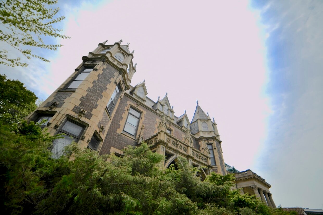 Primary Photo - 2236 N Terrace Ave