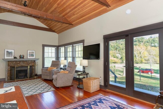 Building Photo - 1312 John Rissler Rd