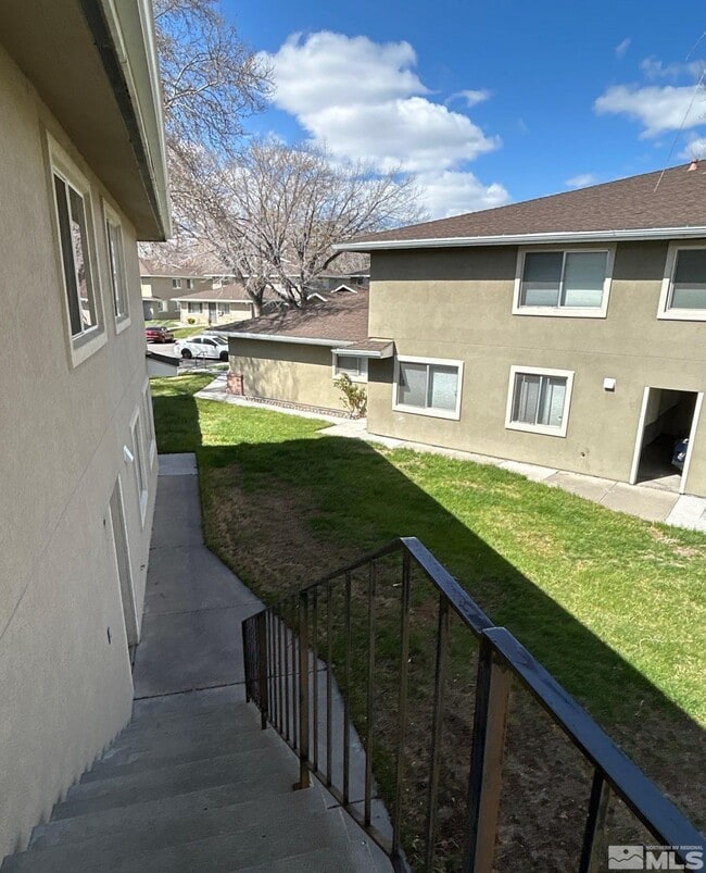 Building Photo - 5020 Tahiti Wy