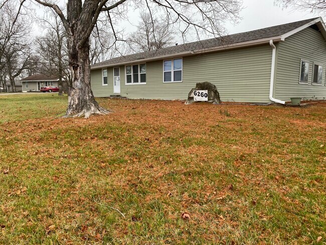 Foto del edificio - 6260 N Wagon Trail Rd
