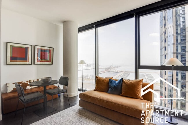 Foto del edificio - 450 E Waterside Dr