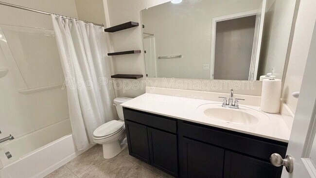 Building Photo - 36439 Pampoloma Ave