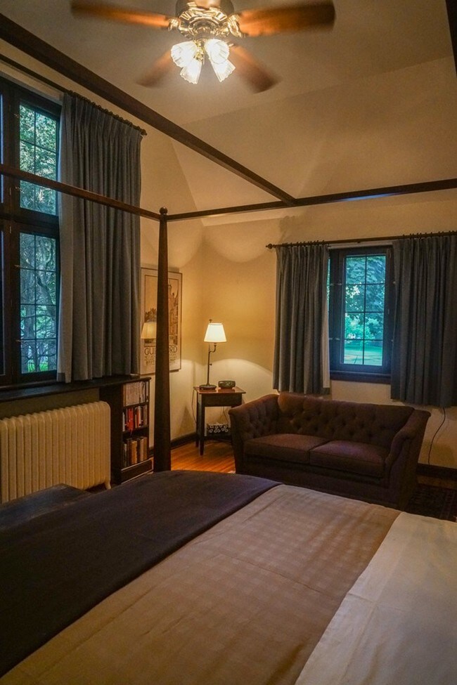 Foto del edificio - 734 Garden Rd