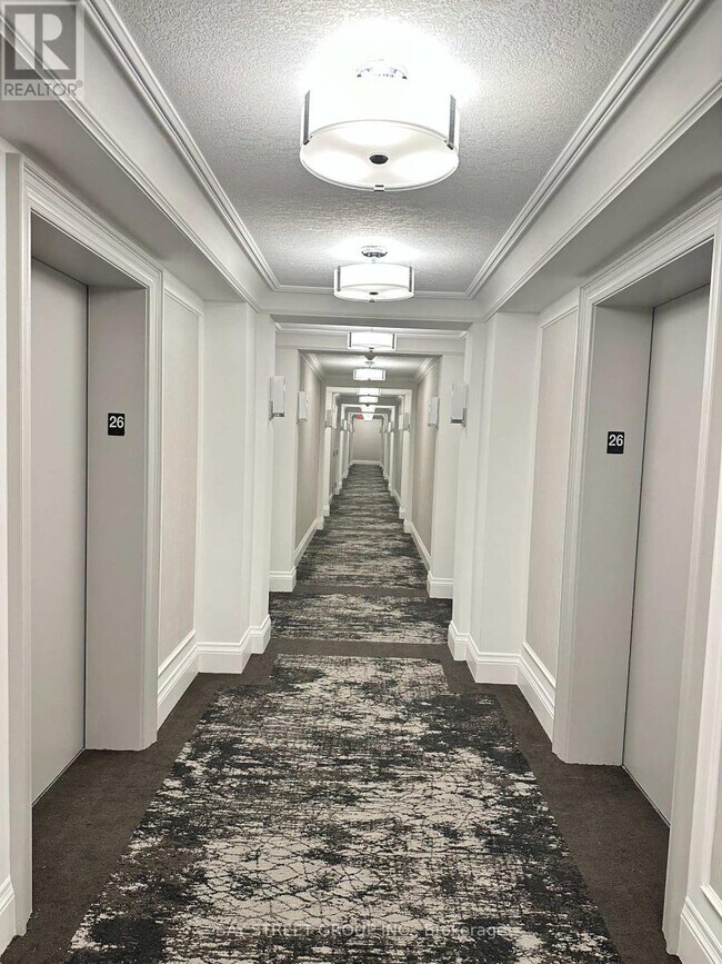 Building Photo - 15 Greenview Ave