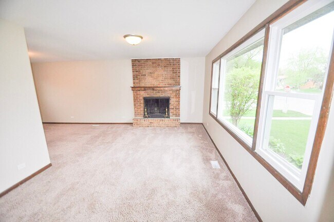 Foto del edificio - 15145 Ridgeland Ave