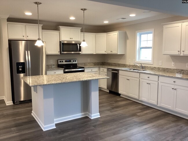 Building Photo - 10 Manchurian Ct