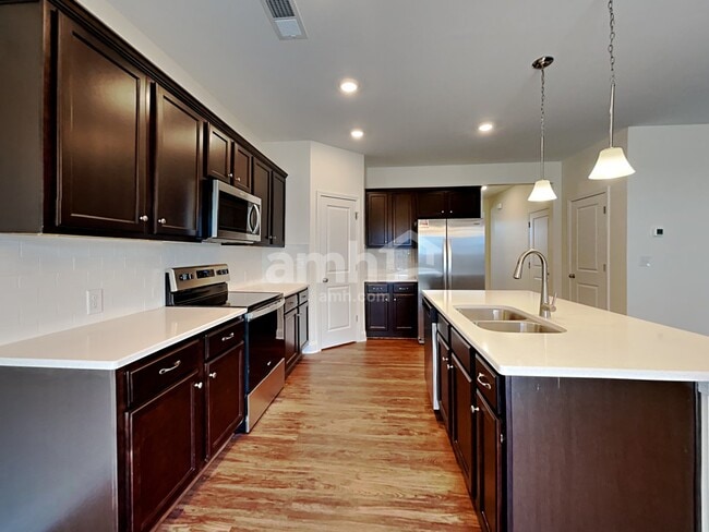 Building Photo - 633 Rivermist Drive