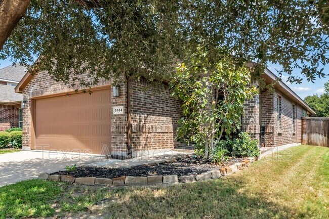 Foto del edificio - 5104 Britton Ridge Ln