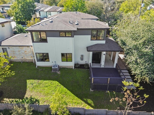 Foto del edificio - 1303 Azie Morton Rd