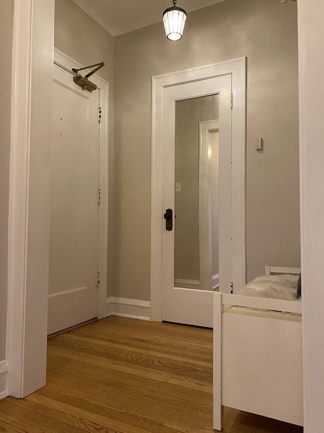 Foto del edificio - 734 Hinman Ave