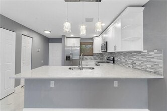Building Photo - 11477 NW 39th Ct
