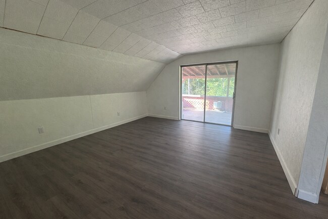 Foto del edificio - 7547-7549 E Lake St