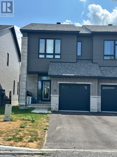 Building Photo - 121 Bristol Cres