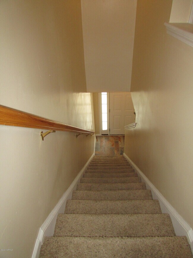 15 Cattle Run Ln, Calabash, NC 28467 Townhouse for Rent in Calabash