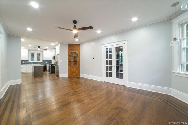 Foto del edificio - 148 Franklin Ave