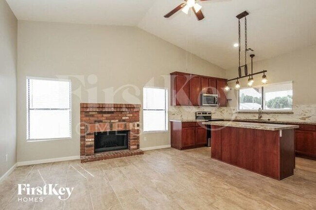 Building Photo - 6702 N 73rd Ave
