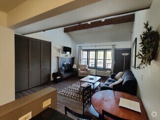 Building Photo - 18575 SW Century Dr