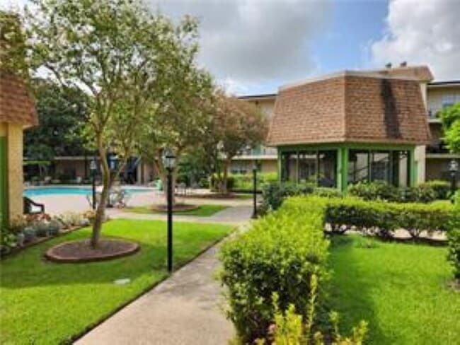 Foto del edificio - 2708 Whitney Pl