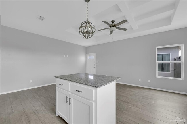 Foto del edificio - 13 Redbud Ln