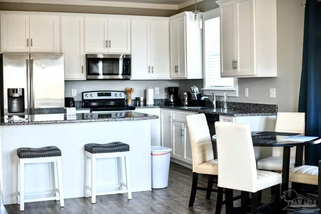 Building Photo - 5446 Medina Rd