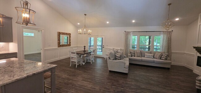 Foto del edificio - 3 bedroom / 2 bath new build in Fairfield Glade available for 12 month lease
