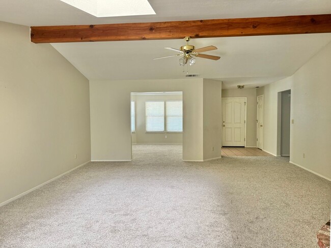 Building Photo - Beautiful Home in Amber Grove