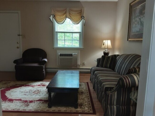 Foto del edificio - 268 Brewster Dr