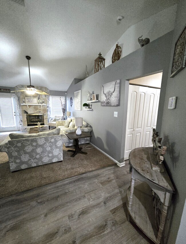 Building Photo - 601 Bridgewater Arch