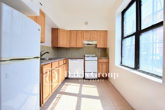 Foto del edificio - 23-34-34 28th Ave