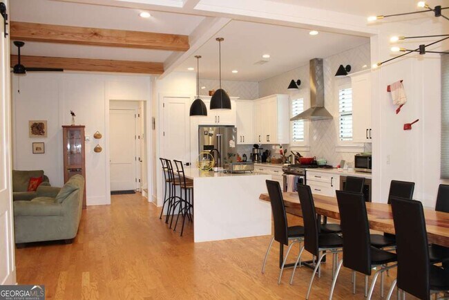 Foto del edificio - 232 Wilbur Ave SE