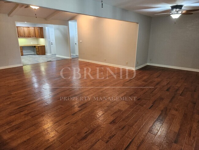 Building Photo - 317 Sombrero Cir