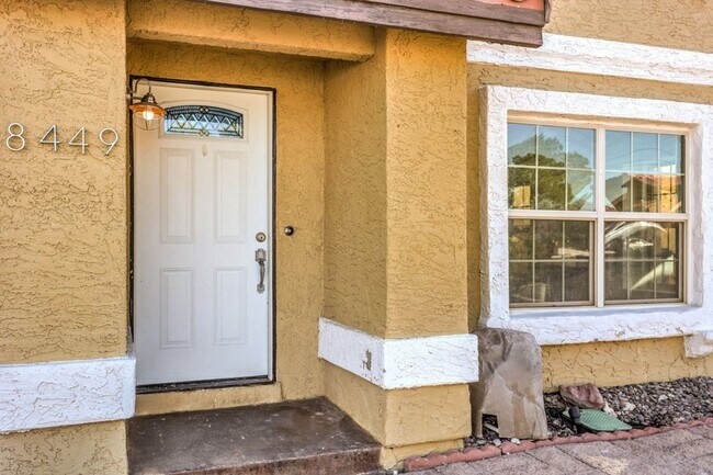 Building Photo - 3 bed Pool Home near Summerlin