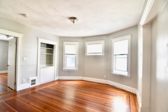Photo - 42 Colonial Avenue Unit 2 Apartment
