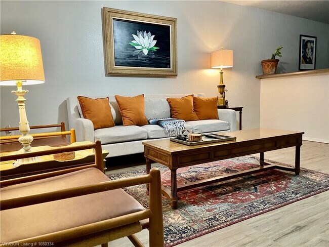 Building Photo - 2881 Oakview Rd