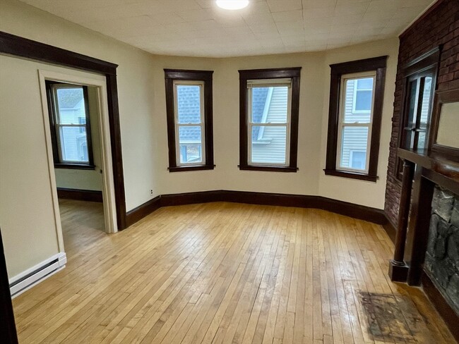 Building Photo - 10 Agawam St