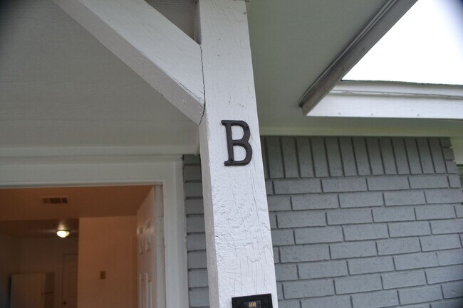 Foto del edificio - 302 Horseshoe Dr