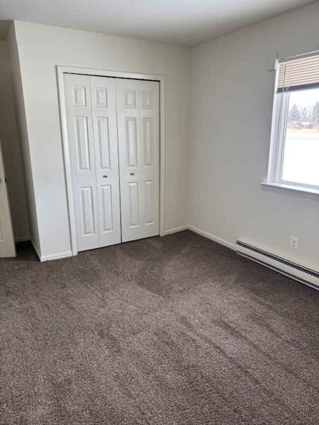 Building Photo - RANCH STYLE 2 BEDROOM DUPLEX FOR LEASE