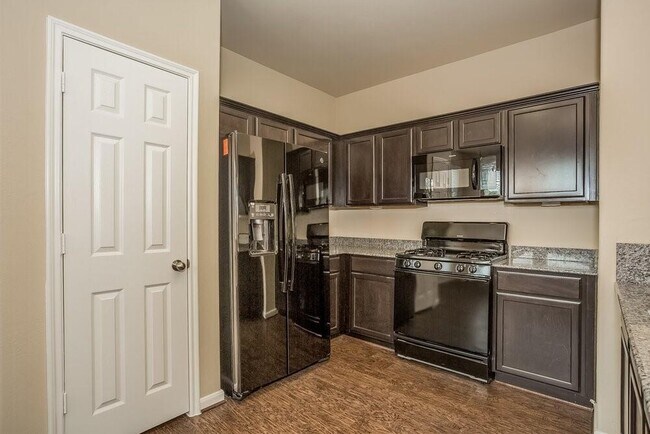 Foto del edificio - 15030 Silhouette Ridge Dr