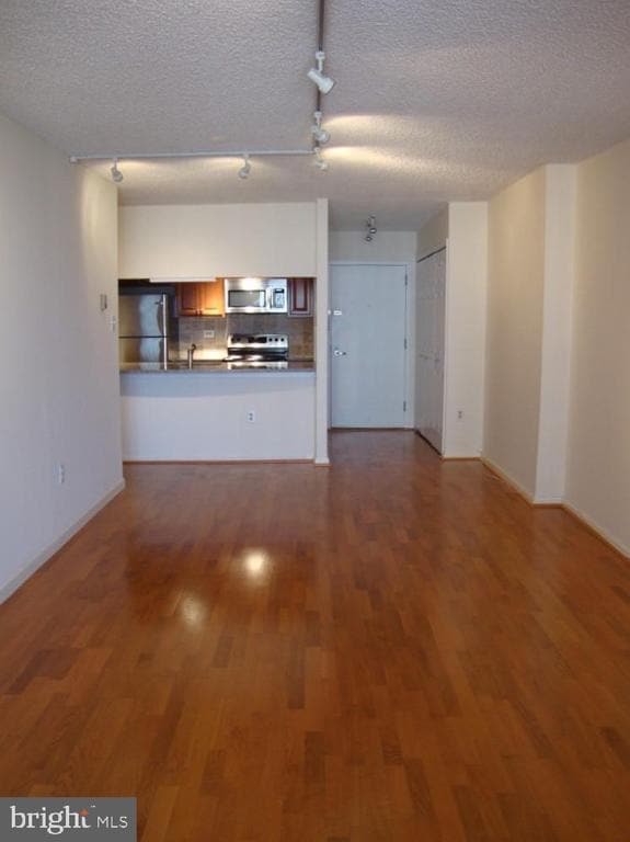 Building Photo - 241 S 6th St