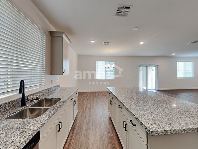 Foto del edificio - 4019 S 105th Dr