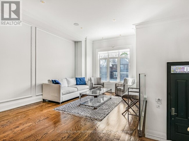 Photo du bâtiment - 38 Cranbrooke Ave