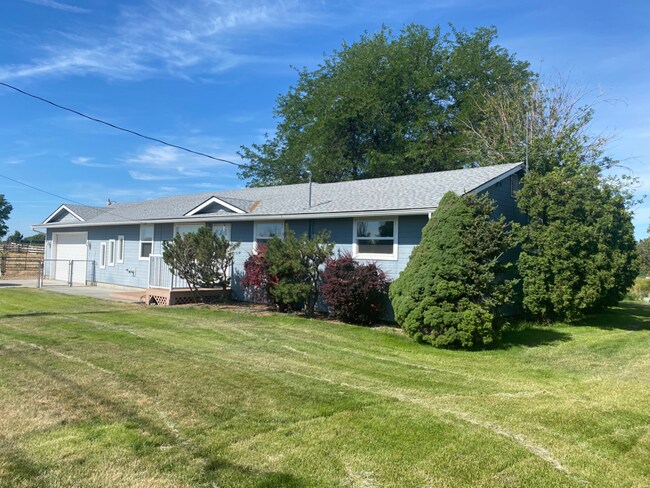 Building Photo - 4764 Rd M NE