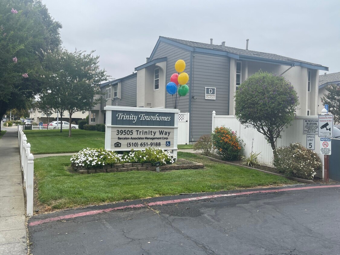 Foto principal - Trinity Townhomes