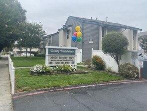 Building Photo - Trinity Townhomes