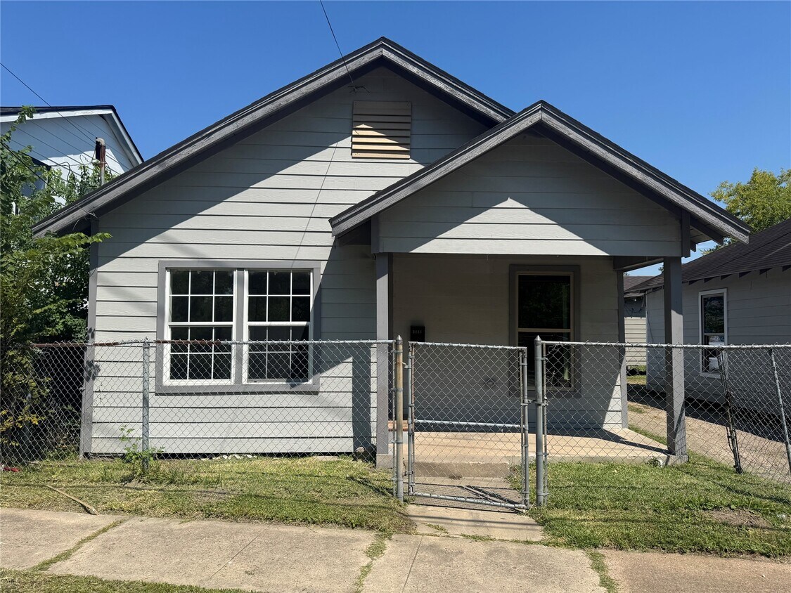 Foto principal - 3231 Holman St