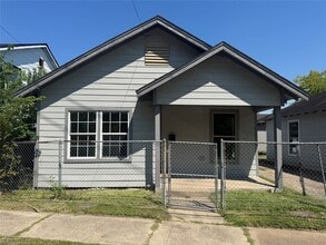 Building Photo - 3231 Holman St