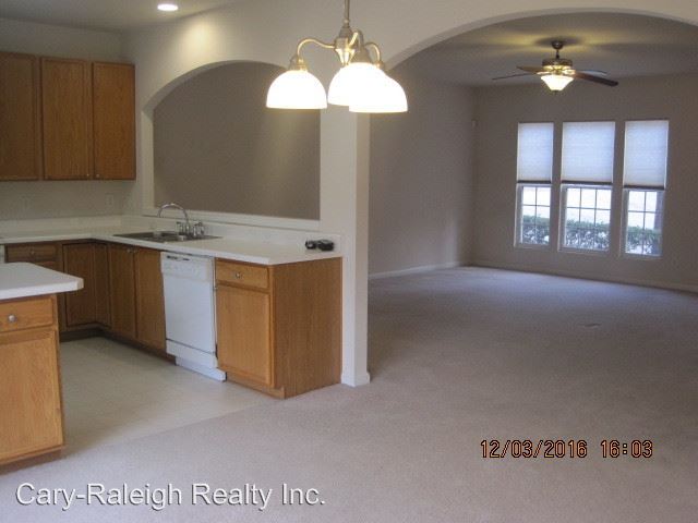 Building Photo - 516 Walnut Woods Dr