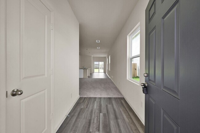 Foto del edificio - For Lease | 3 Bed, 2 Bath | 1,412 Sq Ft | Chapel Run community|